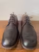 /bilder/schuh-dokumentation/derbies/burgunderrot-schwarze-derbies-ganze-gummisohlen/sub/burgunderrot-schwarze-derbies-ganze-gummisohlen-vorne.avif