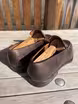 /bilder/schuh-dokumentation/loafer/sonstige-loafer/dunkelbraune-pseudo-penny-loafer/sub/dunkelbraune-pseudo-penny-loafer-schraeg-hinten.avif