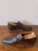 /bilder/schuh-dokumentation/loafer/sonstige-loafer/loafers-kroko-muster-dunkelbraun/sub/loafers-kroko-muster-dunkelbraun-seite-entgegengesetzt.avif