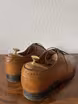 /bilder/schuh-dokumentation/oxfords/hellbraune-wholecut-oxfords-dezentes-broguing/sub/hellbraune-wholecut-oxfords-dezentes-broguing-schraeg-hinten.avif