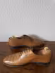 /bilder/schuh-dokumentation/oxfords/hellbraune-wholecut-oxfords-dezentes-broguing/sub/hellbraune-wholecut-oxfords-dezentes-broguing-seite-entgegengesetzt.avif
