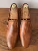 /bilder/schuh-dokumentation/patina/puristische-braune-patina-loafers/sub/puristische-braune-patina-loafers-oben.avif