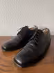/bilder/schuh-dokumentation/schuhformen/franzoesische-schuhspitze/schwarze-derbies-drinnen-schuhform/sub/franzoesische-schuhspitze-schraeg-vorne.avif