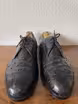 /bilder/schuh-dokumentation/spitzderbies/schwarze-straussenleder-spitzderbies/sub/schwarze-straussenleder-spitzderbies-vorne.avif