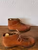 /bilder/schuh-dokumentation/stiefel/cognac-farbene-monkey-boots-zwiegenaeht/sub/cognac-farbene-monkey-boots-schraeg-seite-parallel.avif