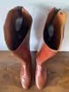 /bilder/schuh-dokumentation/stiefel/cognac-farbene-reitstiefel/sub/cognac-farbene-reitstiefel-oben.avif