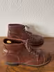 /bilder/schuh-dokumentation/stiefel/rotbraune-stiefel-chromexcel/sub/rotbraune-stiefel-chromexcel-seite-parallel.avif